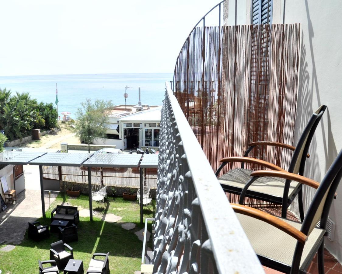 Hotel Kalima Caldes D'Estrach Esterno foto